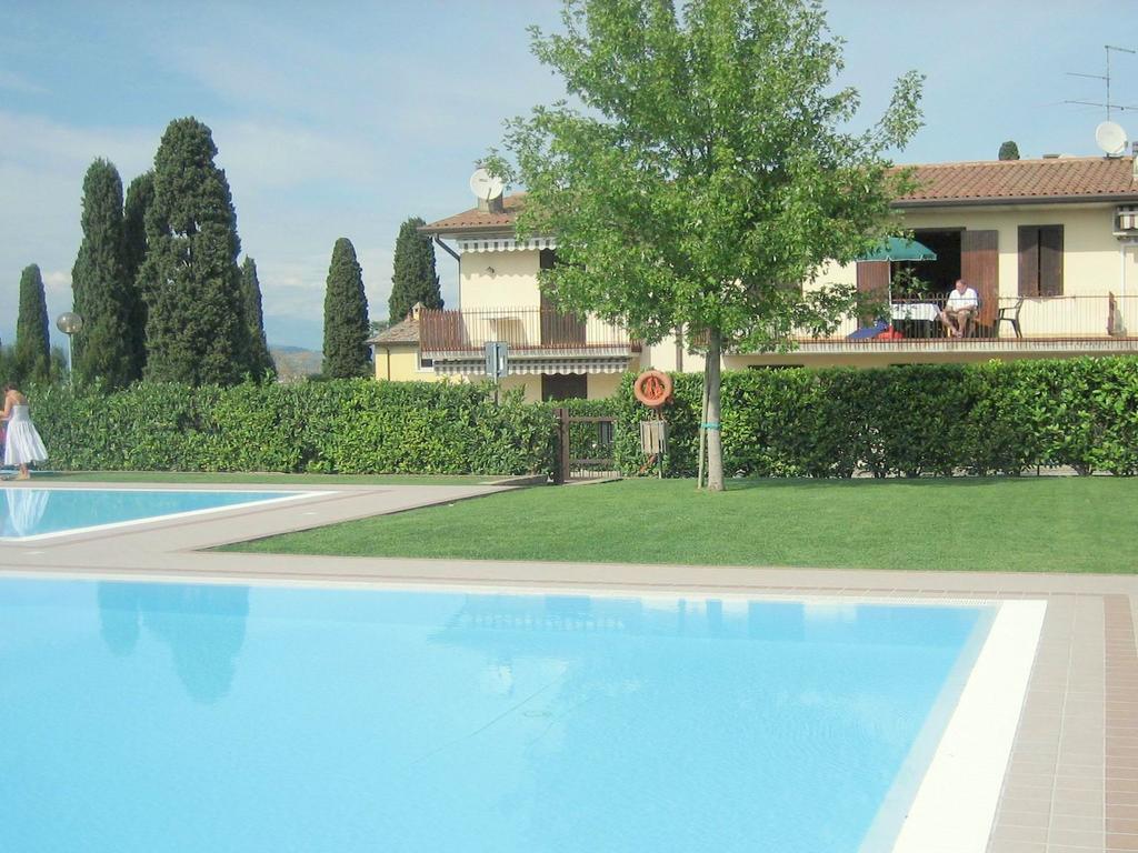 Belvilla By Oyo Enticing Holiday Home With Pool Lazise Exterior foto