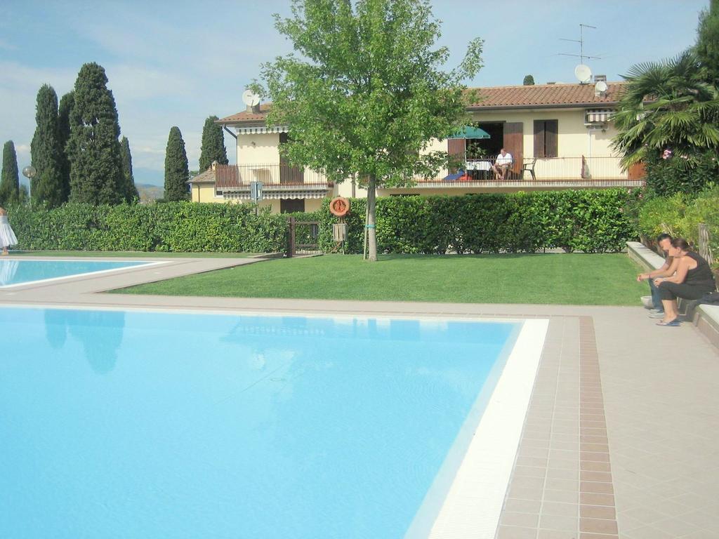 Belvilla By Oyo Enticing Holiday Home With Pool Lazise Exterior foto