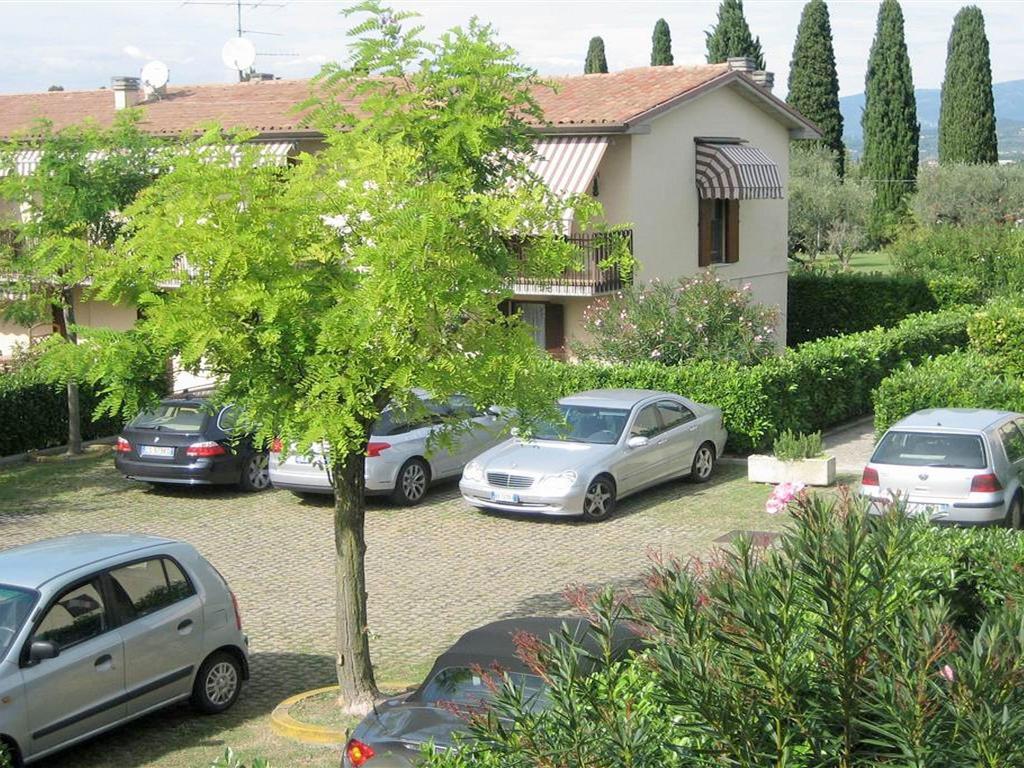 Belvilla By Oyo Enticing Holiday Home With Pool Lazise Exterior foto